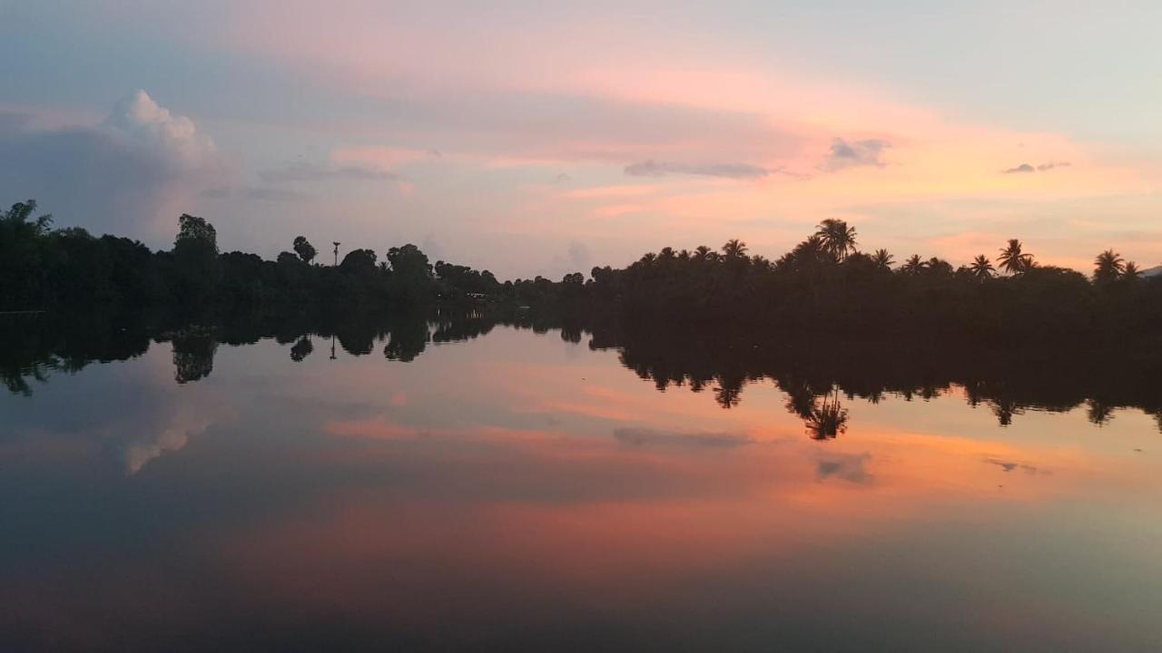 The Hideaway Hotell Kampot Exteriör bild